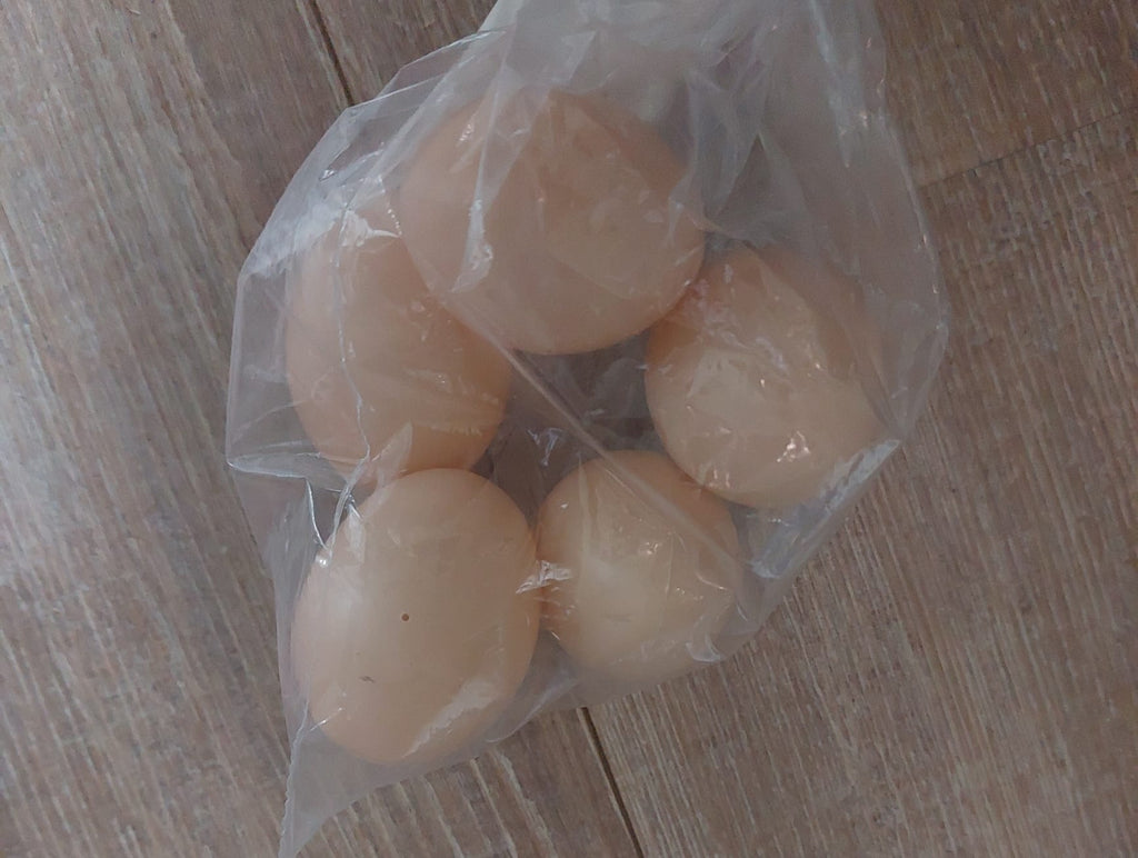 Nep kippen eieren bruin van plastic